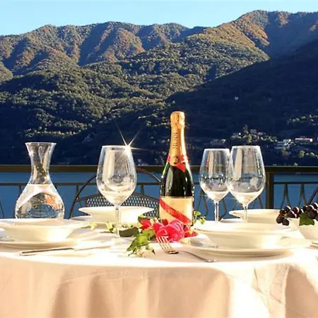 Sleeps 8 Appartamento Carate Urio