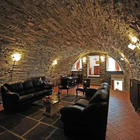 Sleeps 8 * Carate Urio
