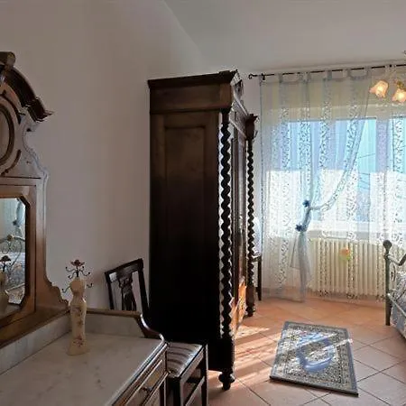 Sleeps 8 Apartment